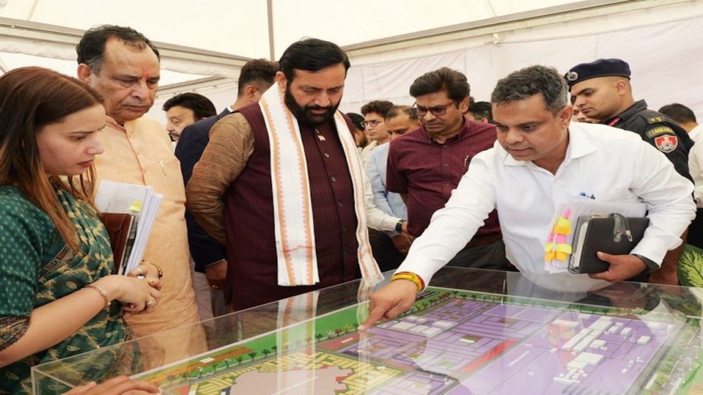 प्रदेश सरकार ने अंबाला जिले के नारायणगढ़ क्षेत्र में इंडस्ट्रियल मॉडल टाउनशिप (IMT) स्थापित करने की प्रक्रिया शुरू कर दी है। इस परियोजना को लेकर स्थानीय किसानों ने भी सकारात्मक रुख दिखाया है और सरकार को जमीन देने पर सहमति जता दी है।