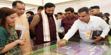 प्रदेश सरकार ने अंबाला जिले के नारायणगढ़ क्षेत्र में इंडस्ट्रियल मॉडल टाउनशिप (IMT) स्थापित करने की प्रक्रिया शुरू कर दी है। इस परियोजना को लेकर स्थानीय किसानों ने भी सकारात्मक रुख दिखाया है और सरकार को जमीन देने पर सहमति जता दी है।